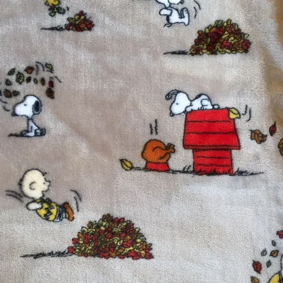 BERKSHIREPeanuts Snoopy Thanksgiving King Size Fleece Throw Blanket